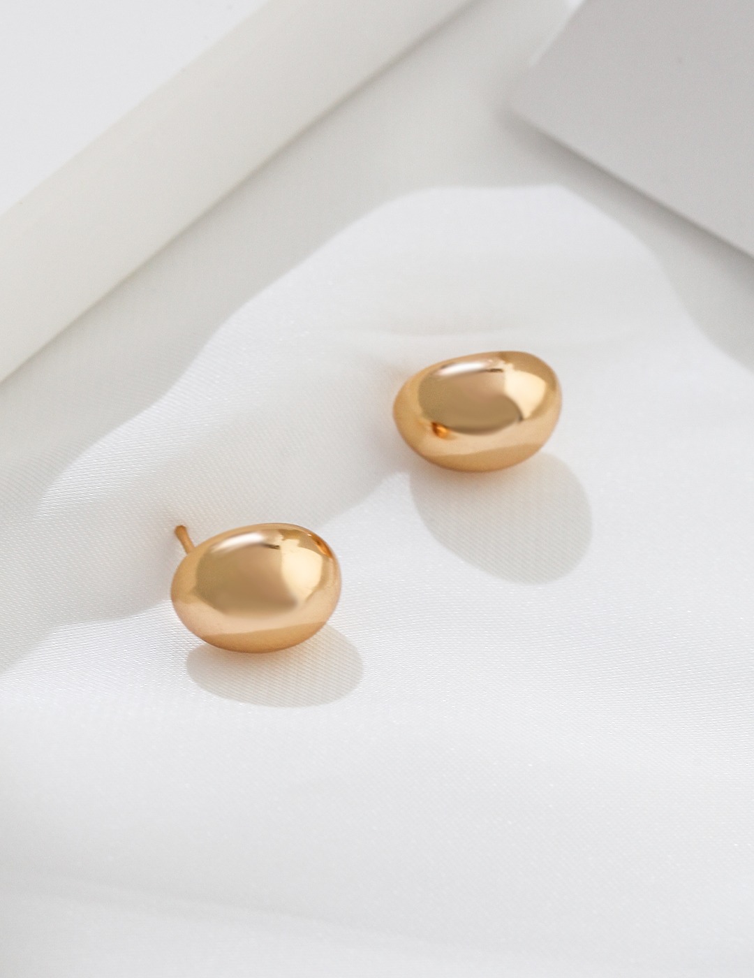 Round Stud Earrings - Jewelry Voutique