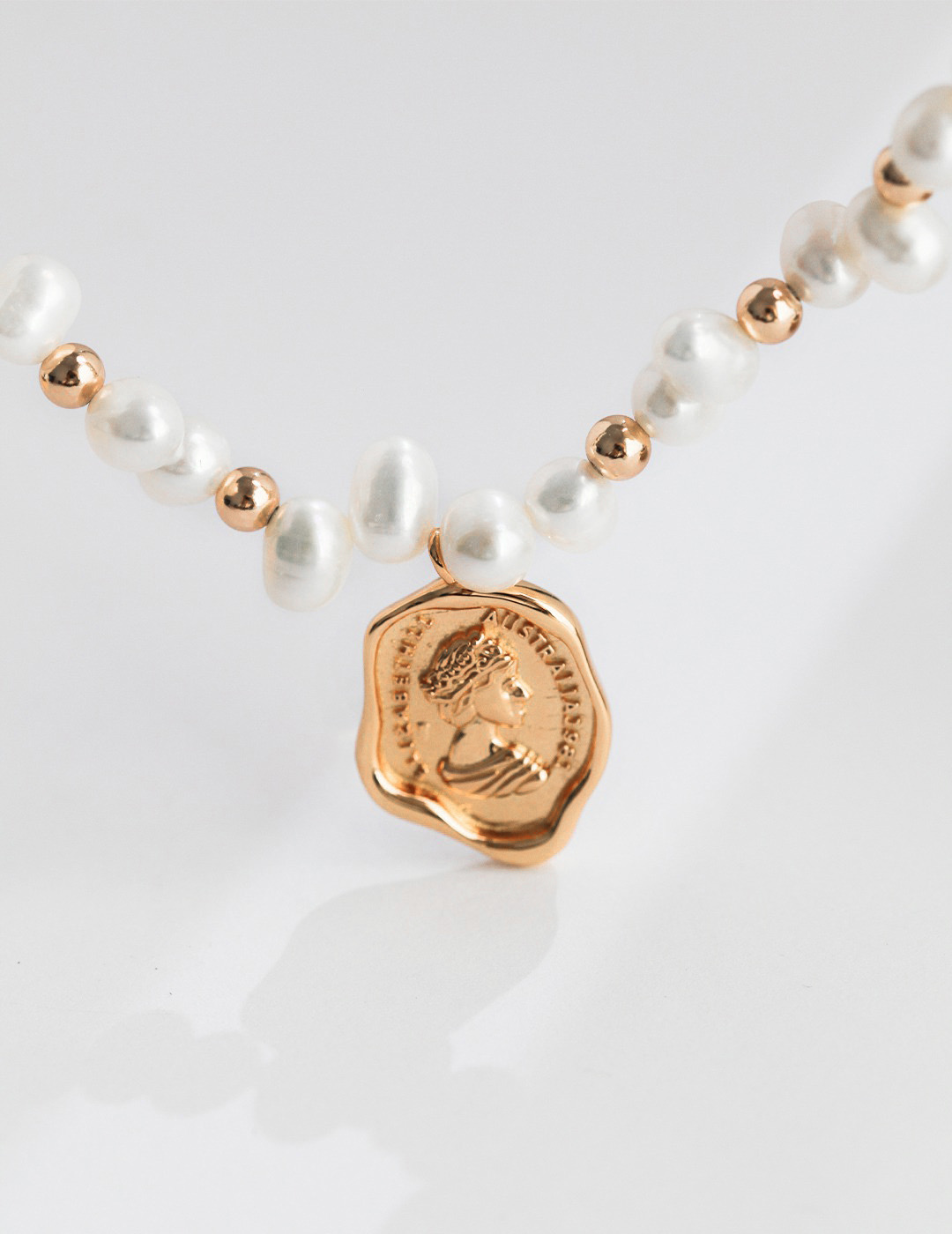 Q.U.E.E.N Pearl Necklace | 18K Gold Vermeil Adjustable Pearl Necklace