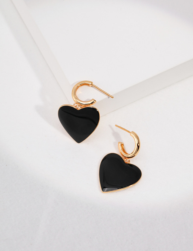 Lion's Heart Earrings | 18K Gold Vermeil Heart Earrings